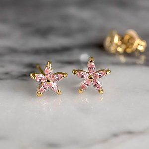 🌸 Flower Stud Earrings 🌸